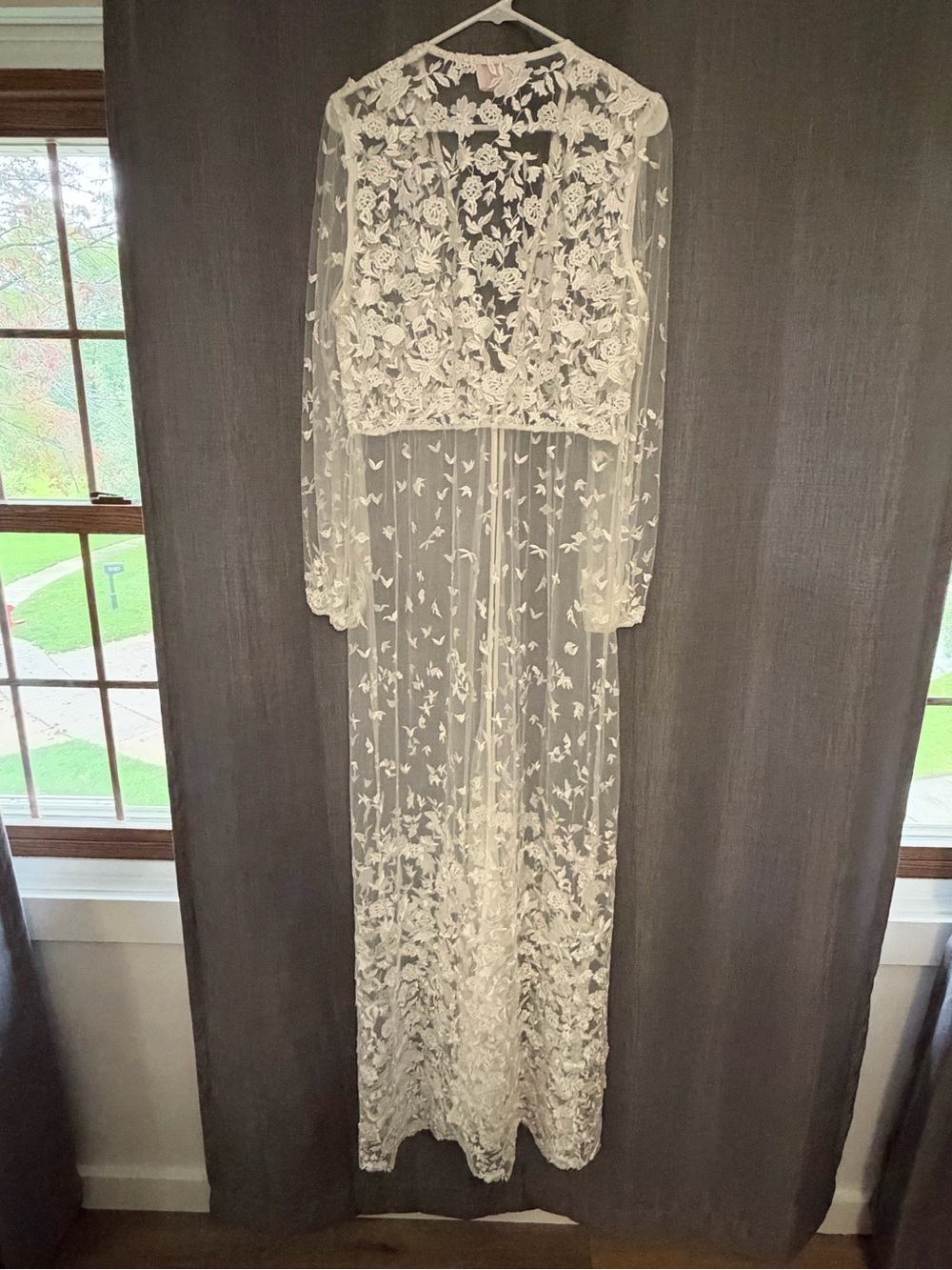 LE ROSE LACE MAXI BRIDAL ROBE - Picture 2 of 6